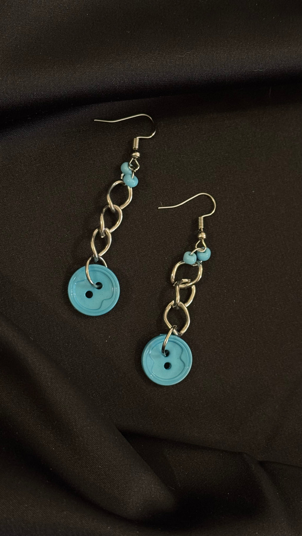 Chain it in blue