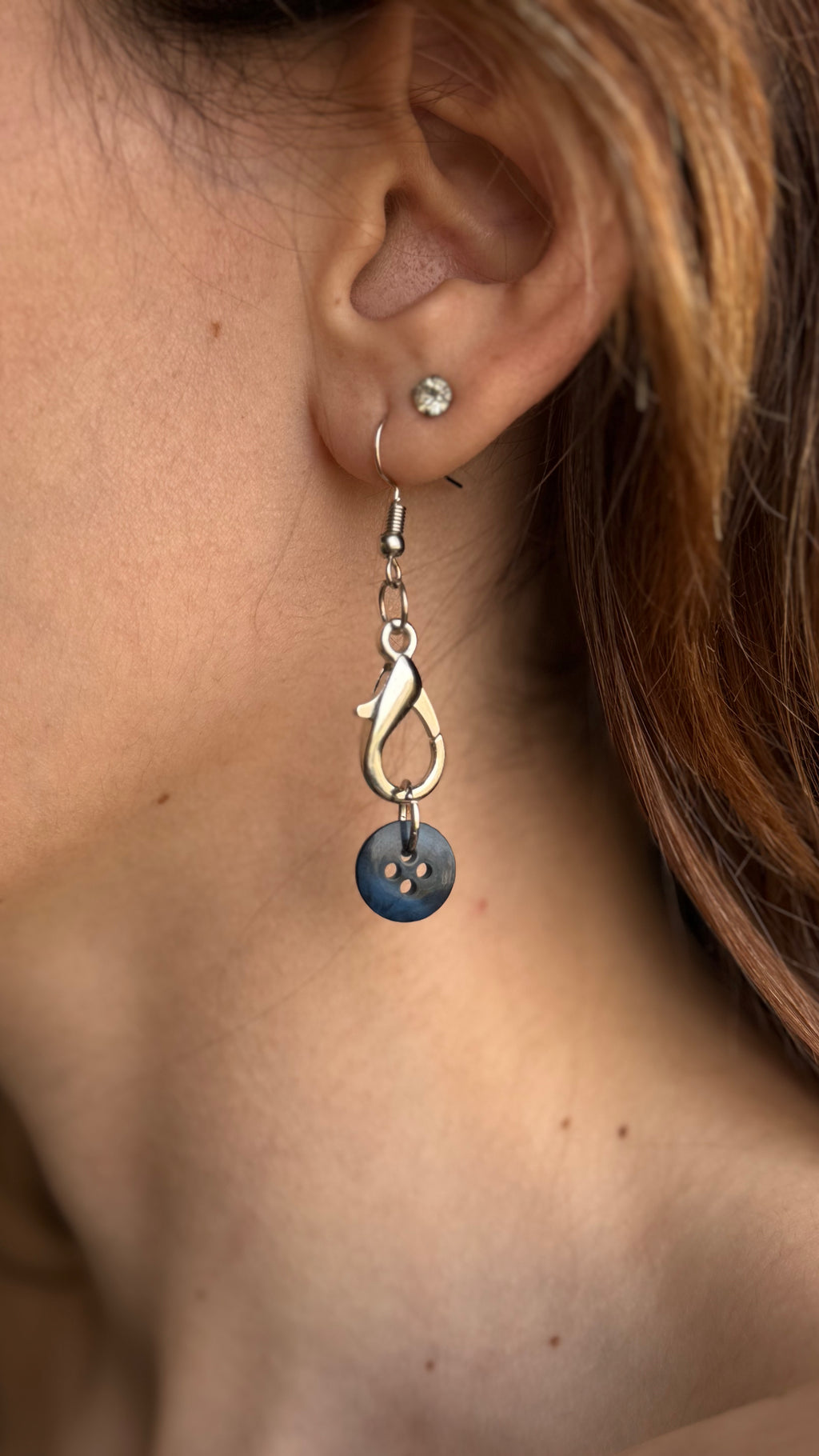 Lock a button Earring